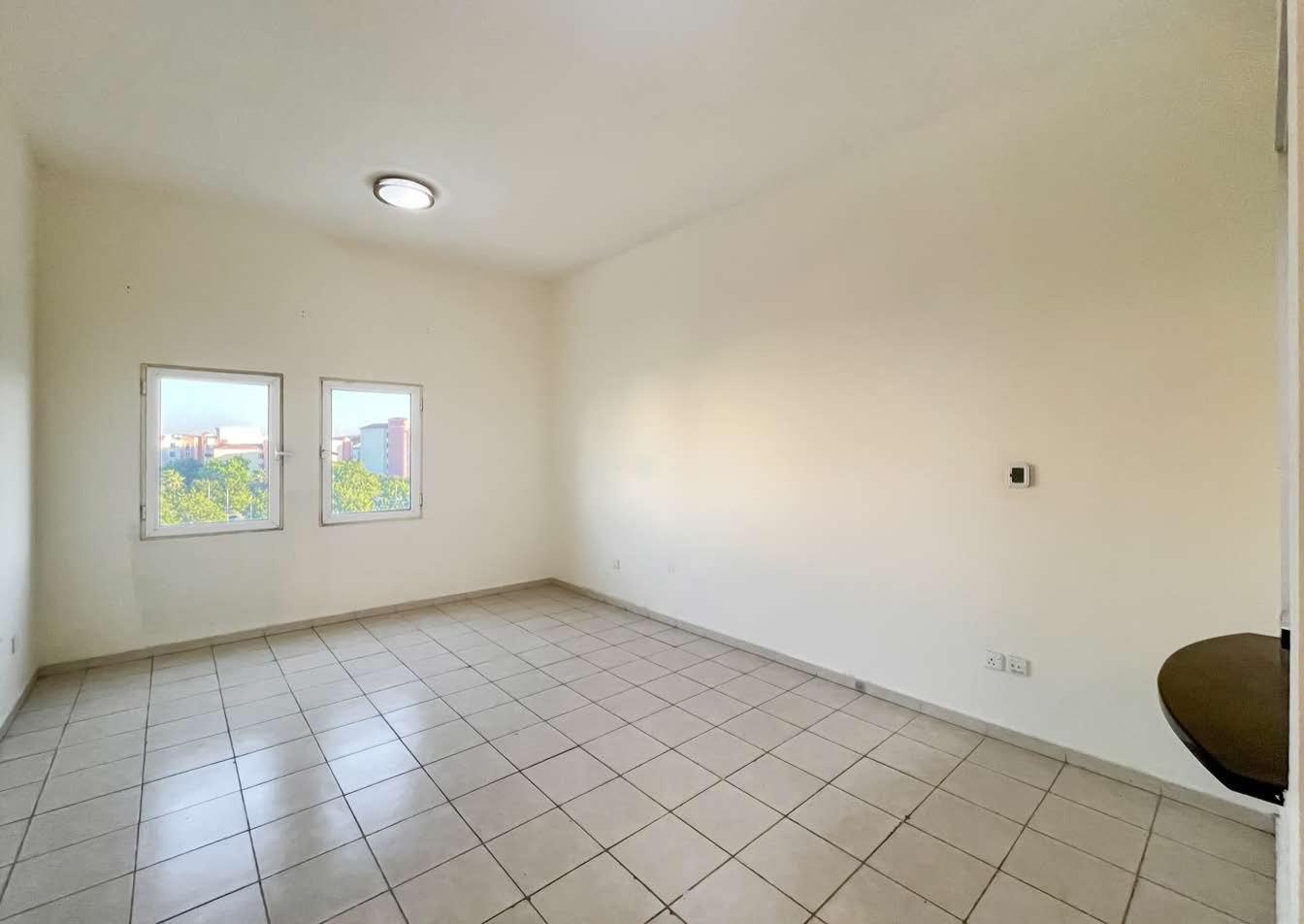 Bedroom before renovation